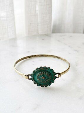 Ladies Antique Green Design Bracelet